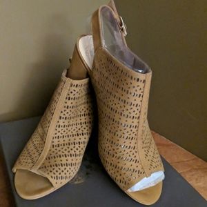 Vince Camuto Brashell leather sandals.